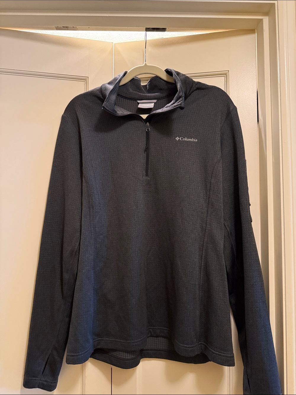 Columbia Women’s Black Zip-Neck Pullover Fleece